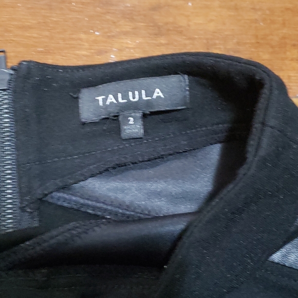 Black aritzia miniskirt - Picture 3 of 3